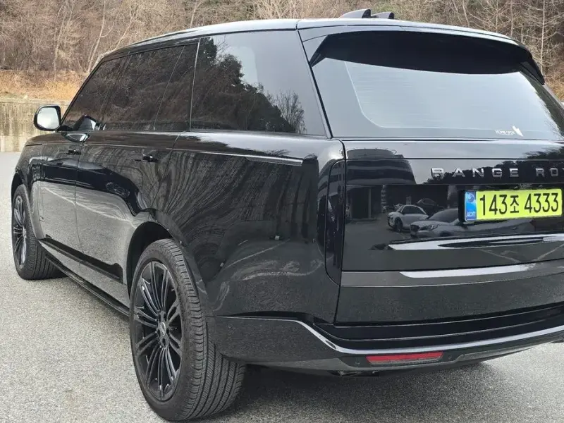 2025 Land Rover Range Rover с пробегом 10 000 км