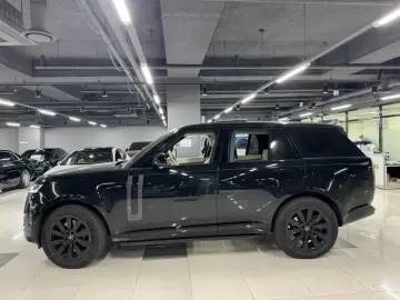 2025 Land Rover Range Rover с пробегом 4 200 км
