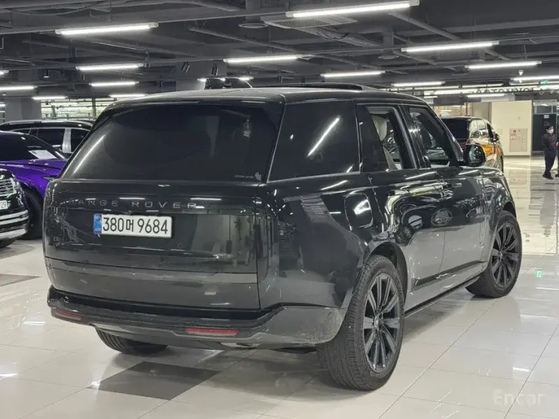 2025 Land Rover Range Rover с пробегом 4 200 км