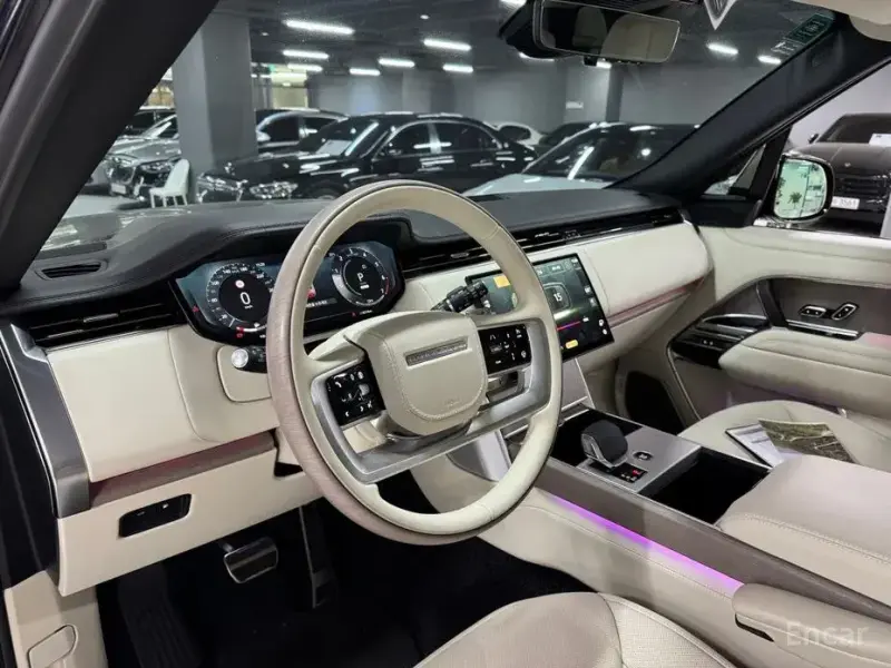 2025 Land Rover Range Rover с пробегом 4 200 км