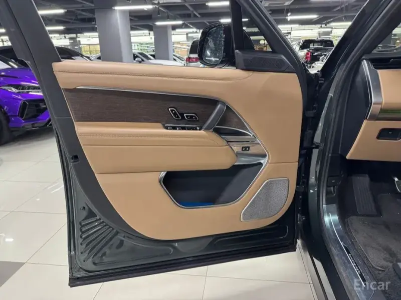 2023 Land Rover Range Rover с пробегом 7 800 км
