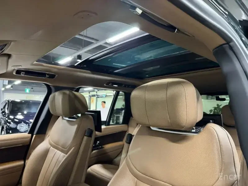 2023 Land Rover Range Rover с пробегом 7 800 км