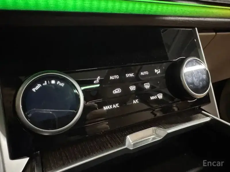 2023 Land Rover Range Rover с пробегом 7 800 км