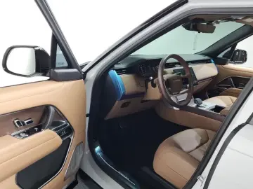2025 Land Rover Range Rover с пробегом 4 170 км