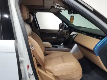 2025 Land Rover Range Rover с пробегом 4 170 км