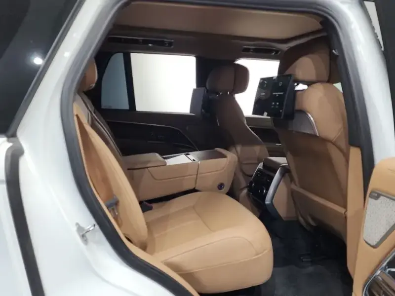 2025 Land Rover Range Rover с пробегом 4 170 км