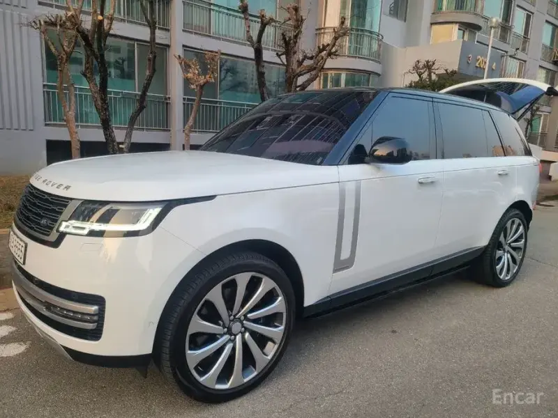 2023 Land Rover Range Rover с пробегом 17 346 км