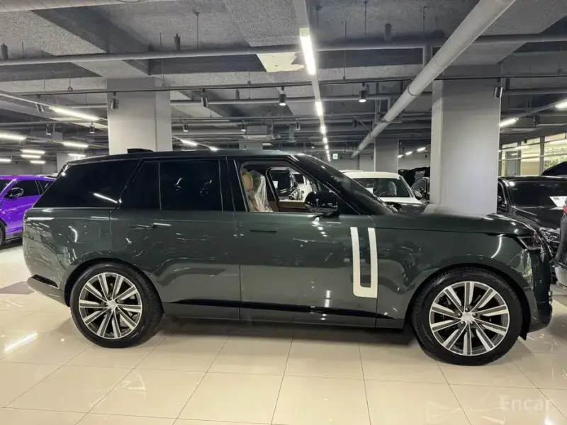 2023 Land Rover Range Rover с пробегом 7 800 км