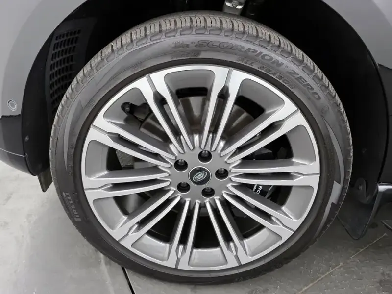 2024 Land Rover Range Rover с пробегом 18 208 км