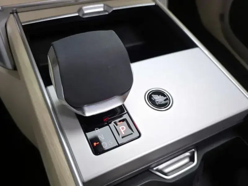 2024 Land Rover Range Rover с пробегом 18 208 км
