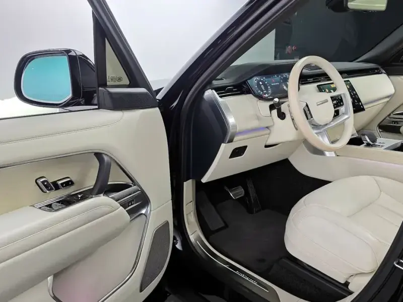 2024 Land Rover Range Rover с пробегом 18 208 км