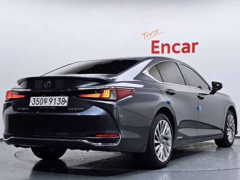 2021 Lexus ES с пробегом 43 704 км