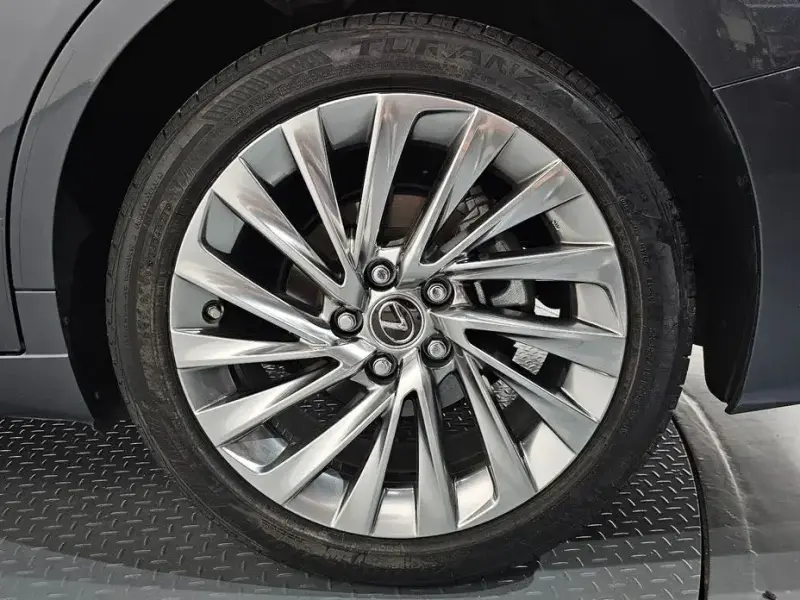 2021 Lexus ES с пробегом 43 704 км