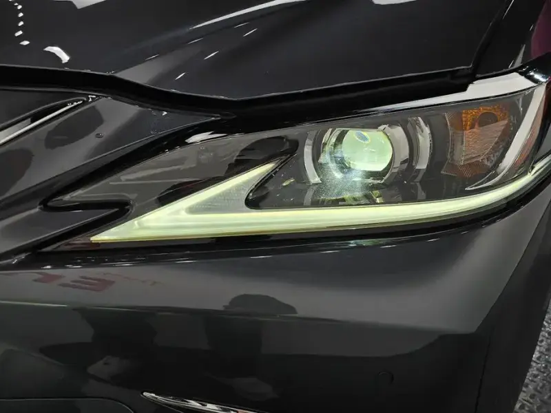 2021 Lexus ES с пробегом 43 704 км
