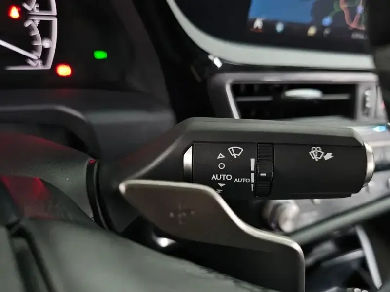 2021 Lexus ES с пробегом 43 704 км