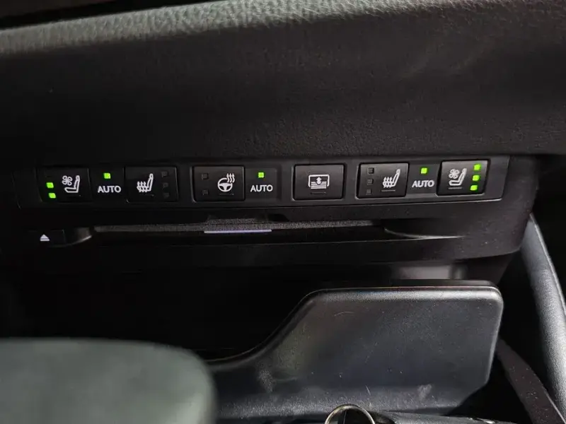2021 Lexus ES с пробегом 43 704 км