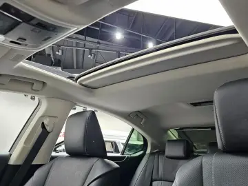 2021 Lexus ES с пробегом 43 704 км