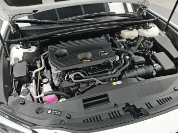 2024 Lexus ES с пробегом 18 427 км