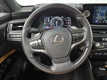 2024 Lexus ES с пробегом 18 427 км