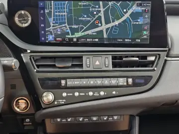 2024 Lexus ES с пробегом 18 427 км