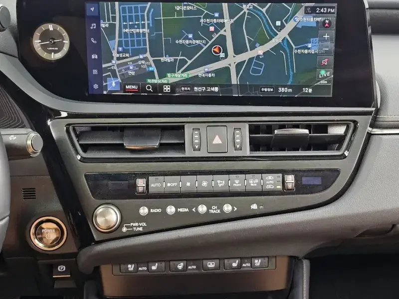 2024 Lexus ES с пробегом 18 427 км