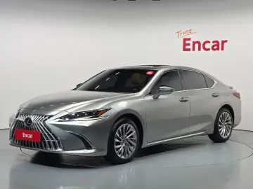 2025 Lexus ES с пробегом 24 592 км