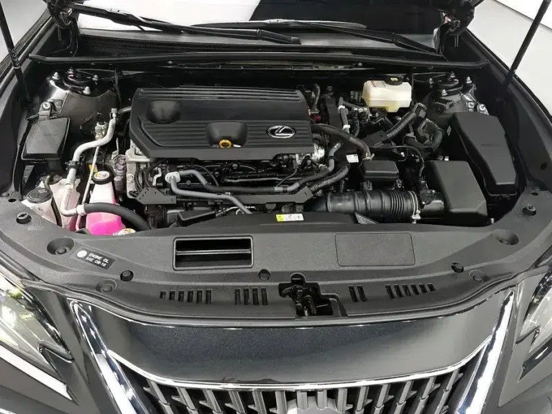 2023 Lexus ES с пробегом 14 092 км