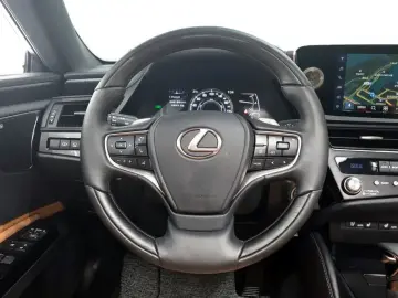 2023 Lexus ES с пробегом 14 092 км