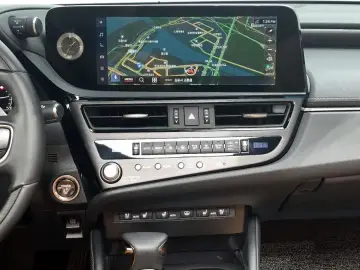 2023 Lexus ES с пробегом 14 092 км