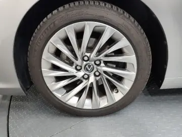 2022 Lexus ES с пробегом 52 111 км