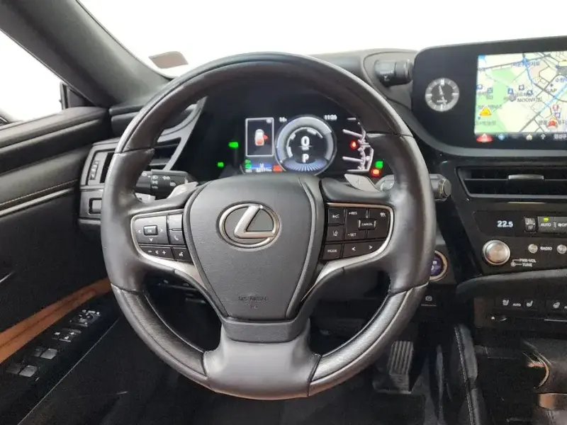 2022 Lexus ES с пробегом 52 111 км