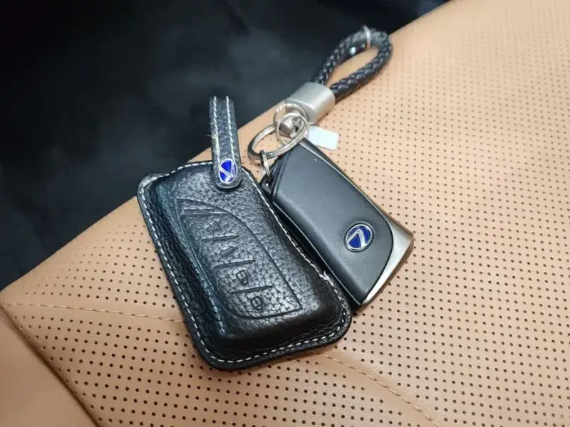 2022 Lexus ES с пробегом 52 111 км