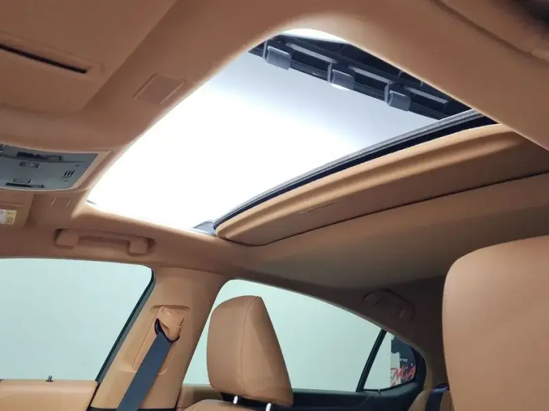 2022 Lexus ES с пробегом 52 111 км