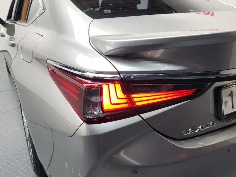2022 Lexus ES с пробегом 52 111 км