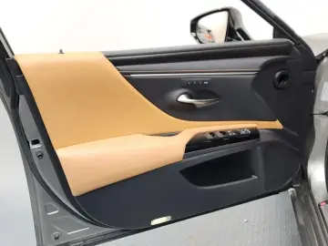 2022 Lexus ES с пробегом 52 111 км