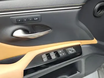 2022 Lexus ES с пробегом 52 111 км