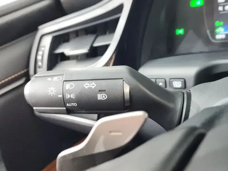 2022 Lexus ES с пробегом 52 111 км