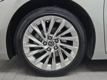 2022 Lexus ES с пробегом 33 053 км