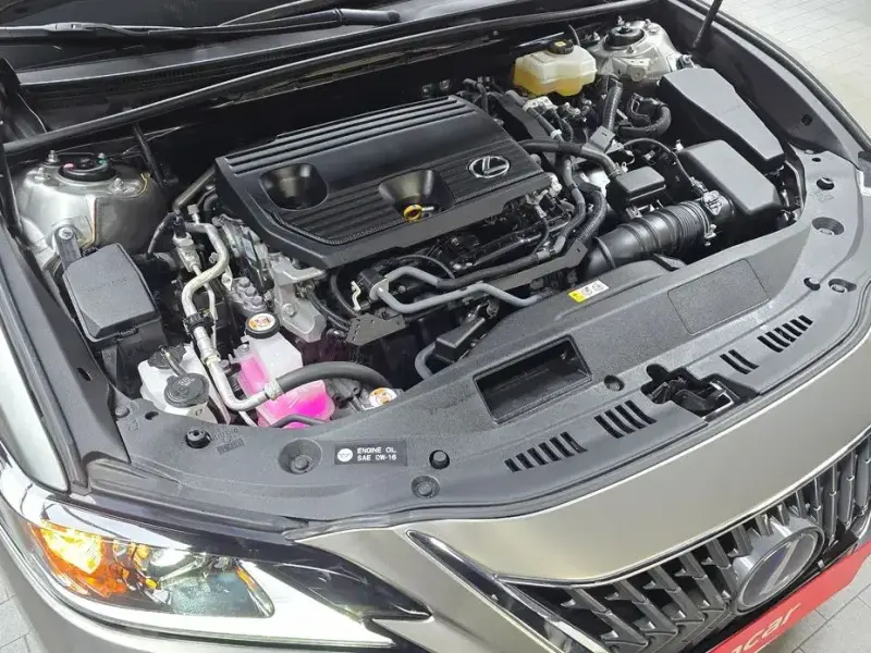 2022 Lexus ES с пробегом 33 053 км