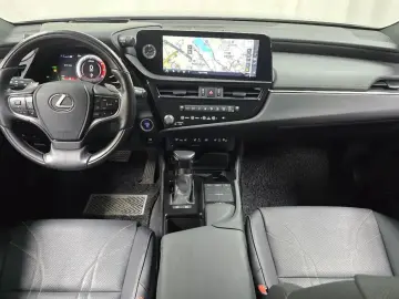 2022 Lexus ES с пробегом 33 053 км