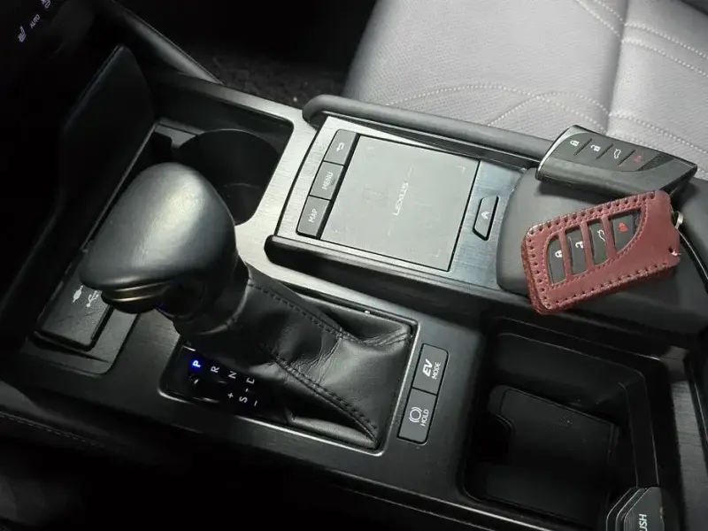 2022 Lexus ES с пробегом 33 053 км