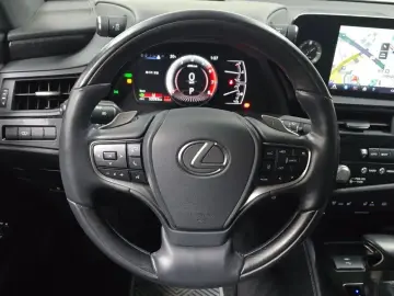 2022 Lexus ES с пробегом 33 053 км
