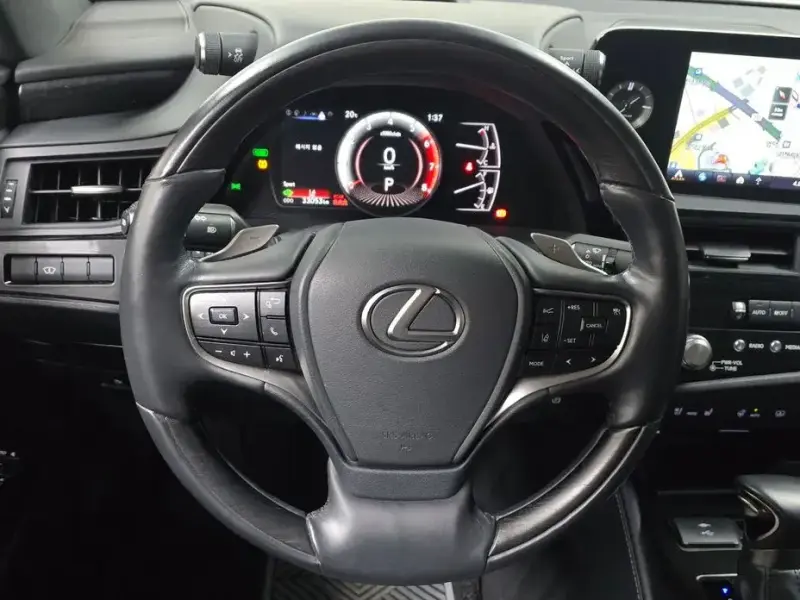 2022 Lexus ES с пробегом 33 053 км
