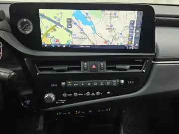 2022 Lexus ES с пробегом 33 053 км