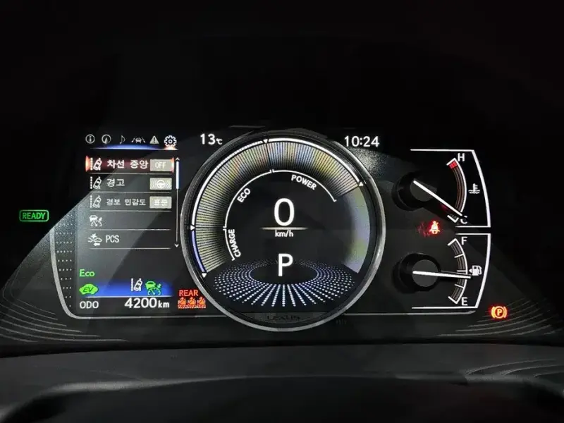 2025 Lexus ES с пробегом 4 200 км