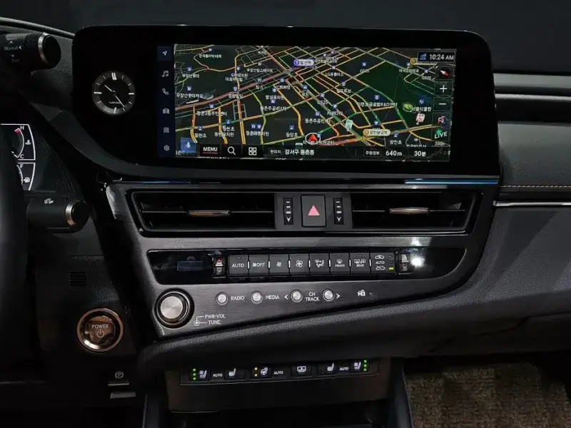 2025 Lexus ES с пробегом 4 200 км