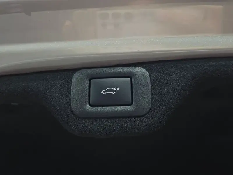 2025 Lexus ES с пробегом 4 200 км