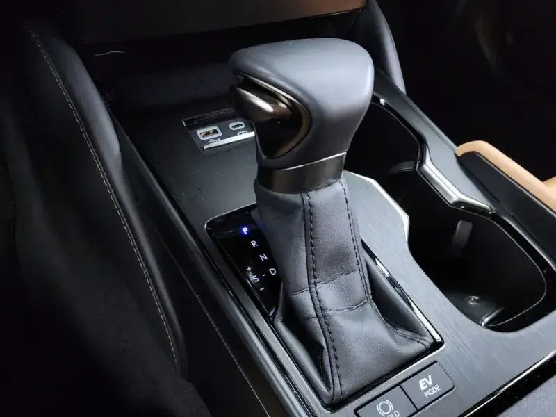 2024 Lexus ES с пробегом 33 670 км
