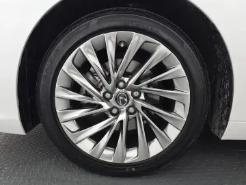 2024 Lexus ES с пробегом 31 919 км
