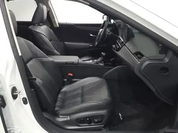 2024 Lexus ES с пробегом 31 919 км